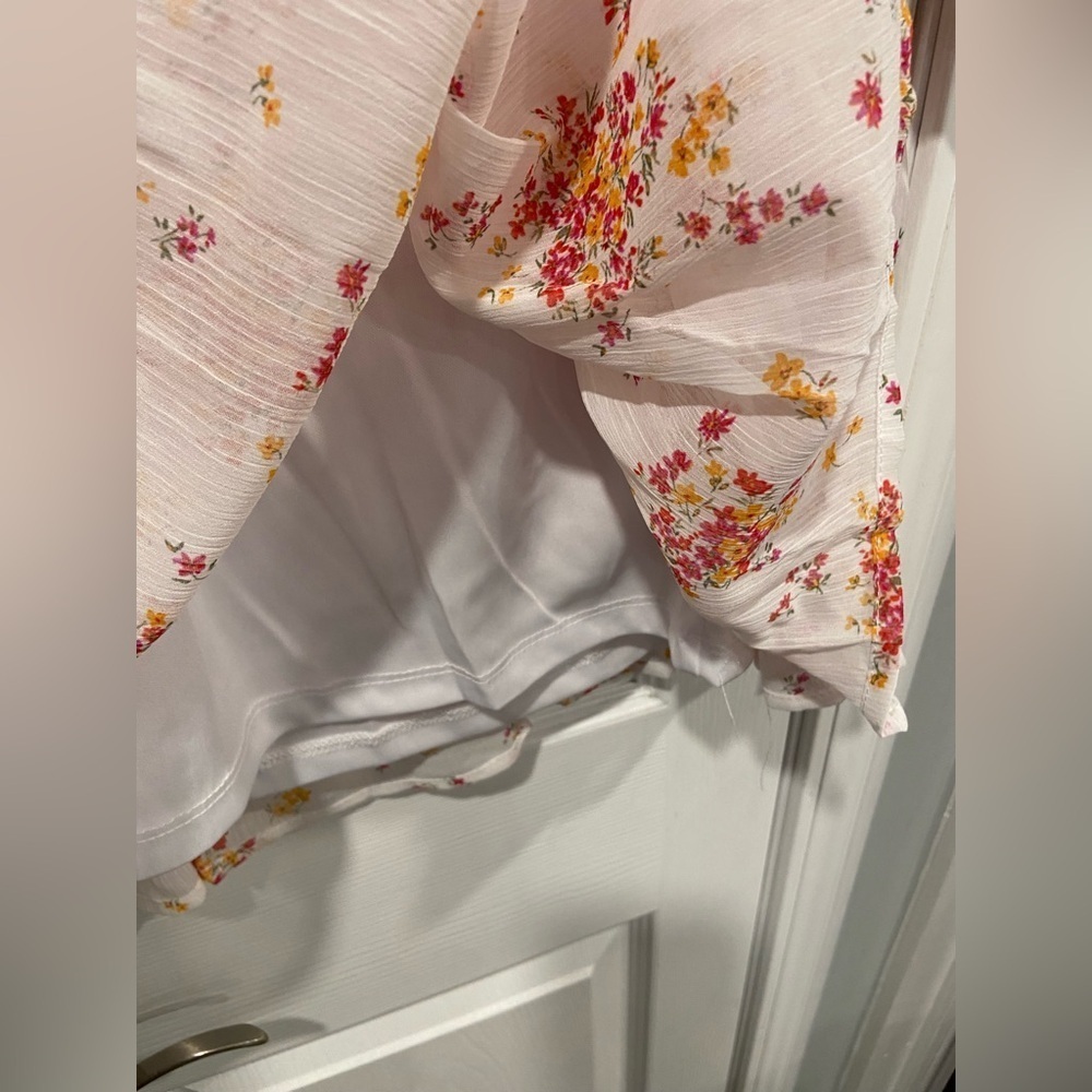 NWT Vince Camuto Size M White Floral Ruffle Flowy Long Sleeve Sheer Mini Dress - Picture 9 of 14